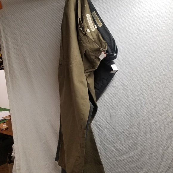 407 - Lot of 2 Cabela's 38W 32L Casuals Cargo Pants - Picture 3 of 14